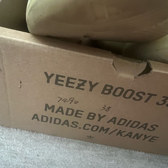 Yeezy neon glow in the dark - Picture 3 of 7